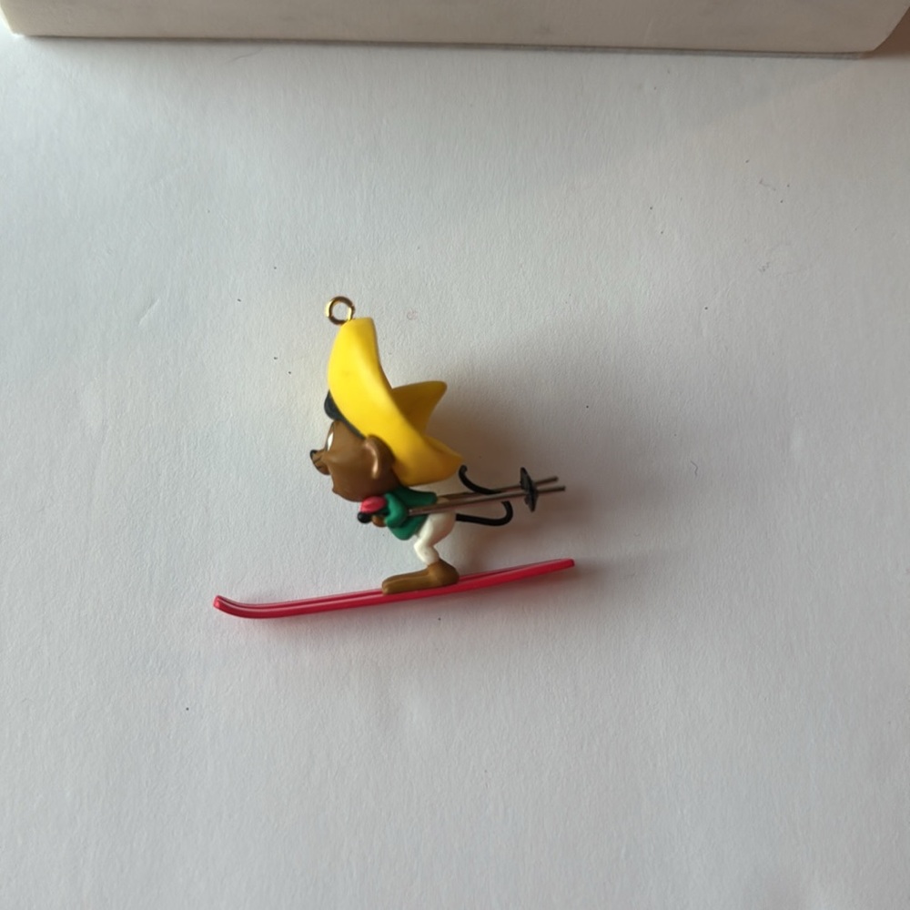 WARNER BROS HALLMARK 1994 VINTAGE SPEEDY GONZALEZ MINI ORNAMENT - Picture 3 of 5